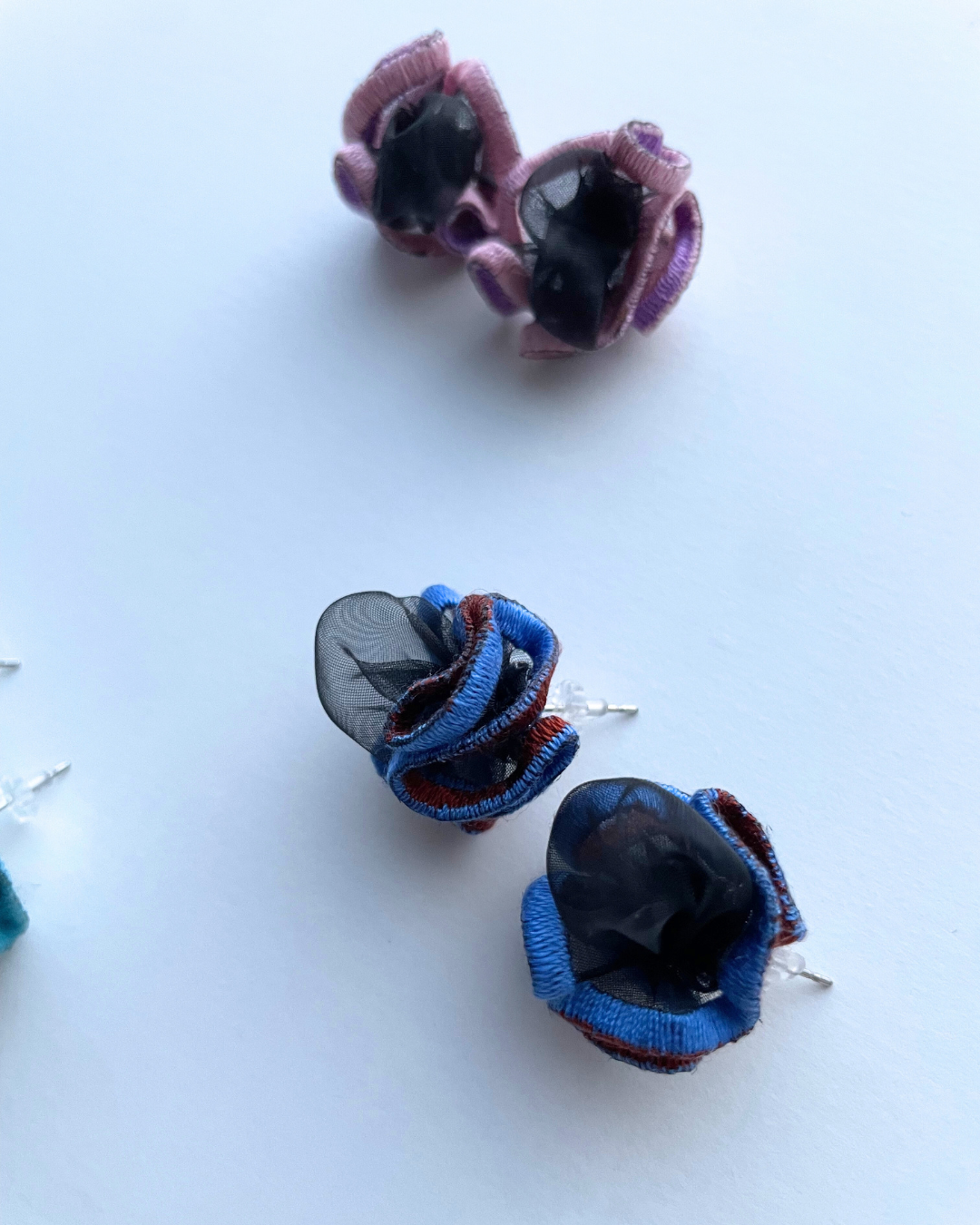new!!pierce・earring organza black (pink purple)