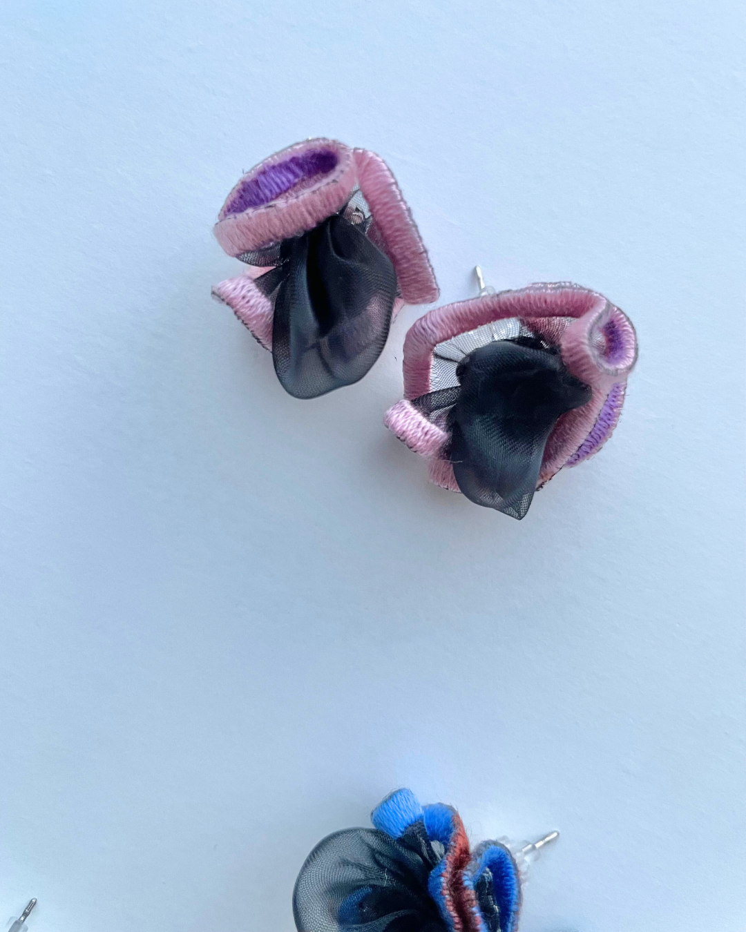 new!!pierce・earring organza black (pink purple)