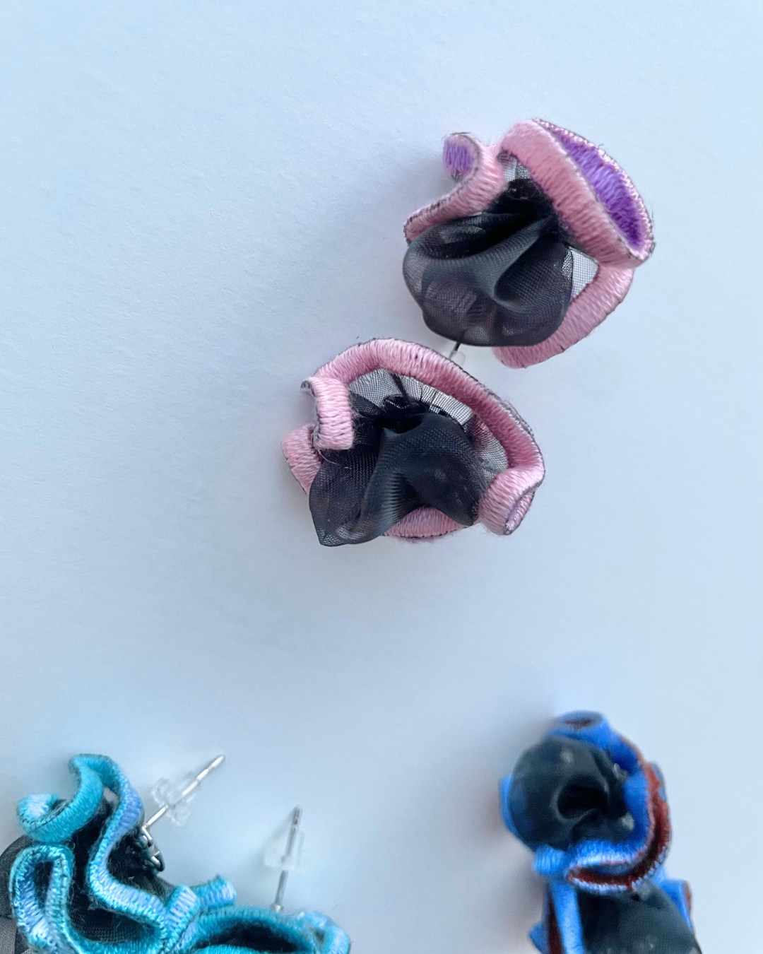 new!!pierce・earring organza black (pink purple)