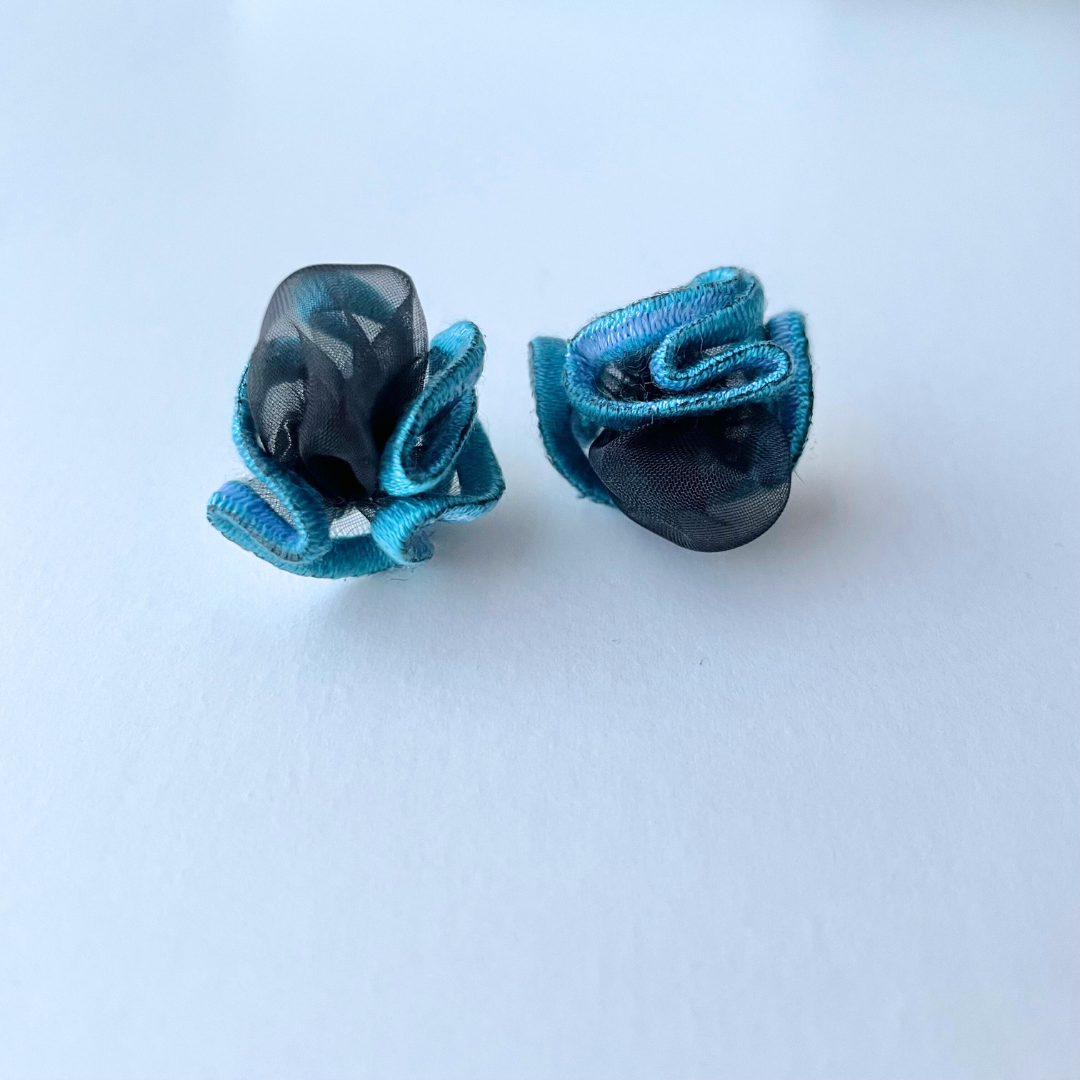 new!!pierce・earring organza black (blue green)