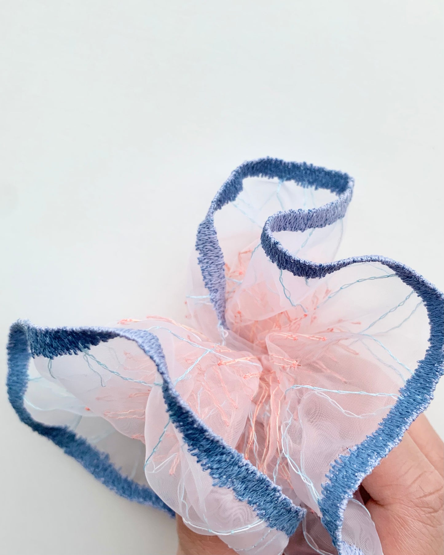 scrunchie border 17