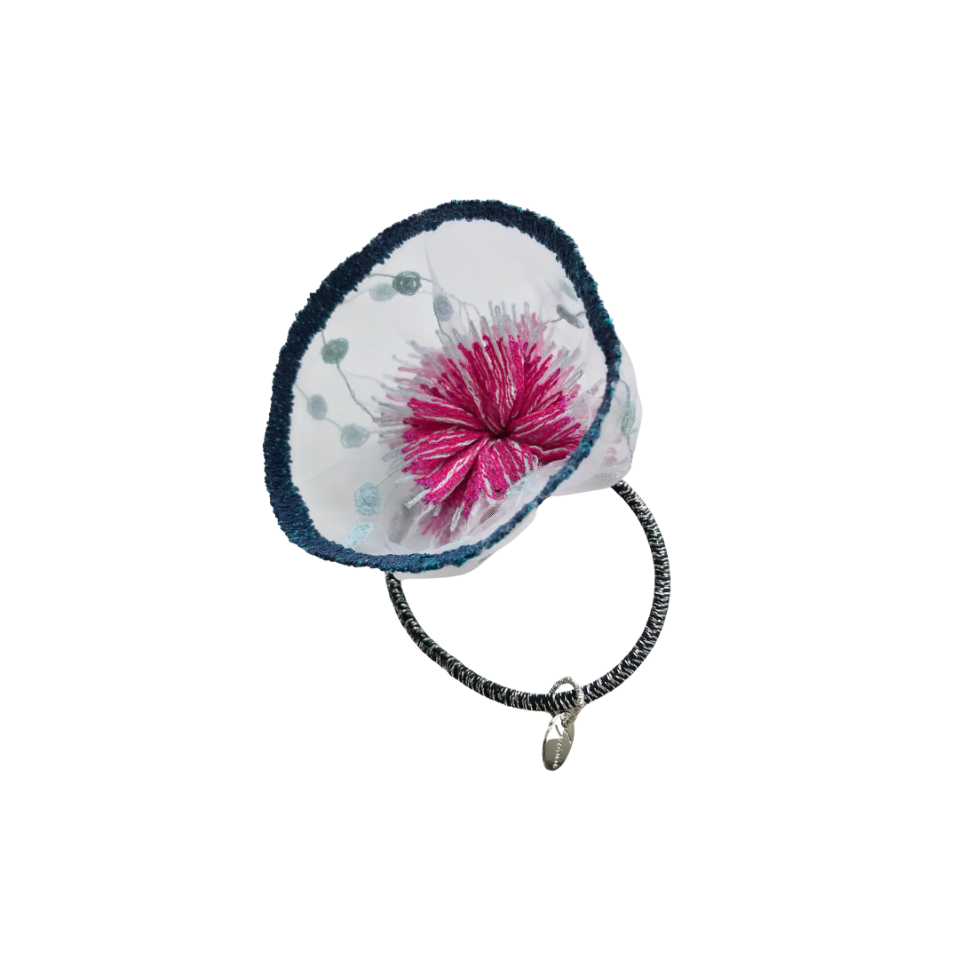 hair tie (snow scene pink)