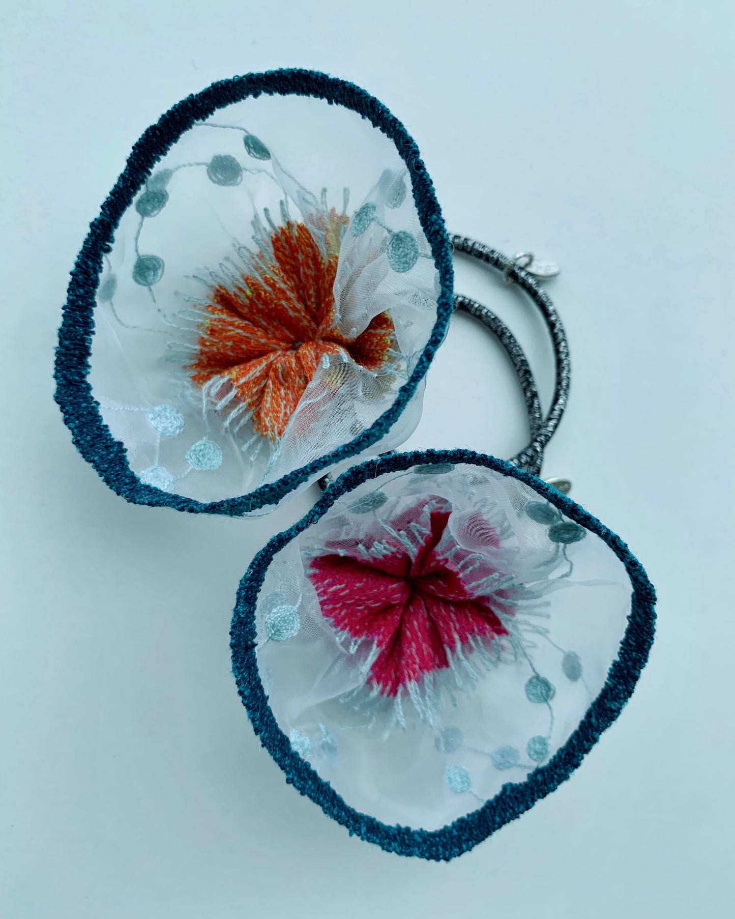 hair tie (snow scene orange)