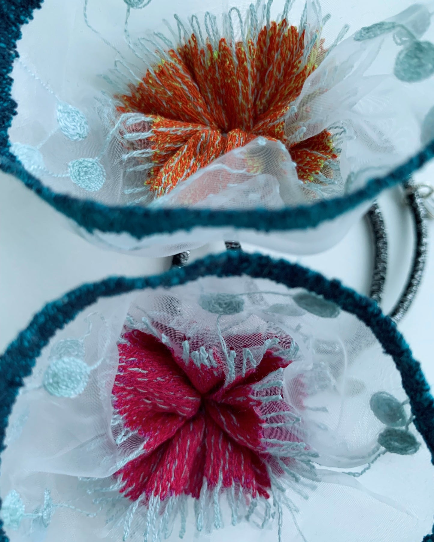 hair tie (snow scene orange)