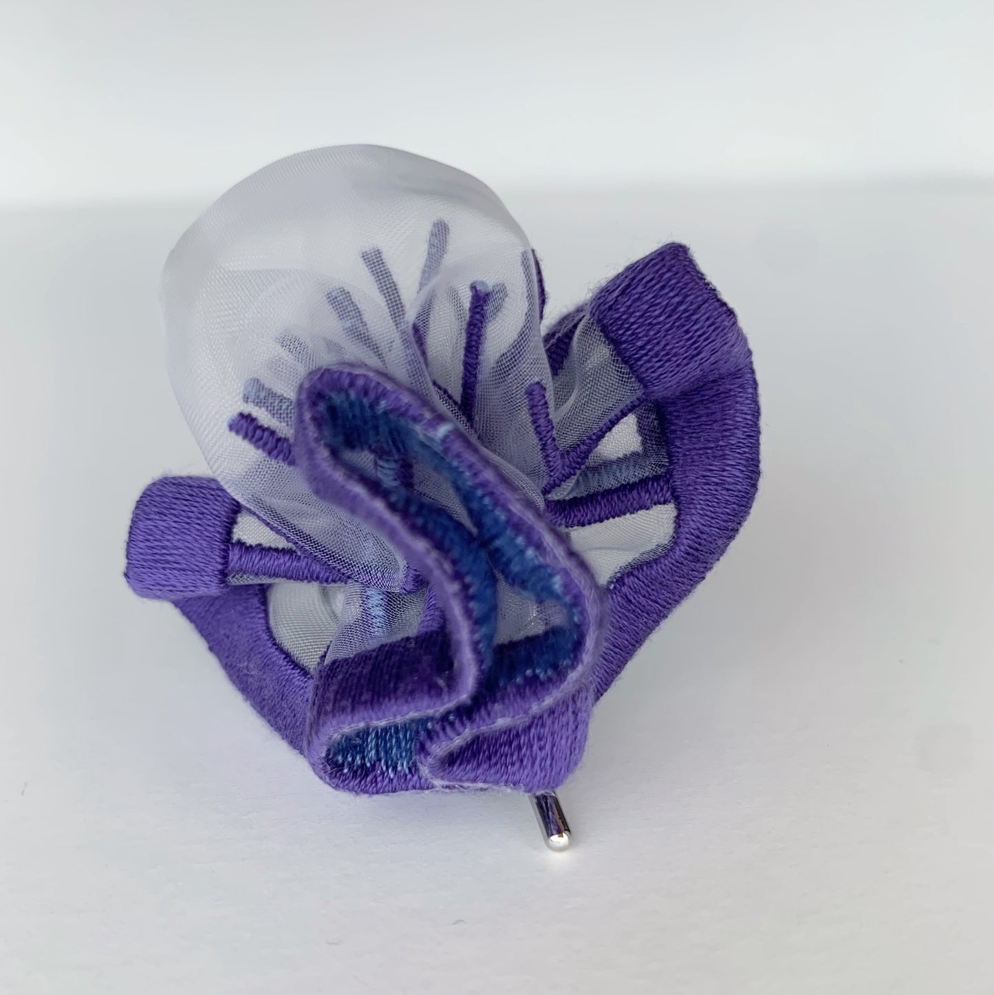 suimu(スイム)のオーガンジーにミシン刺繍した透明感と浮遊感のあるアクセサリー ポニーフック 個性的 お洒落 オシャレ おしゃれ