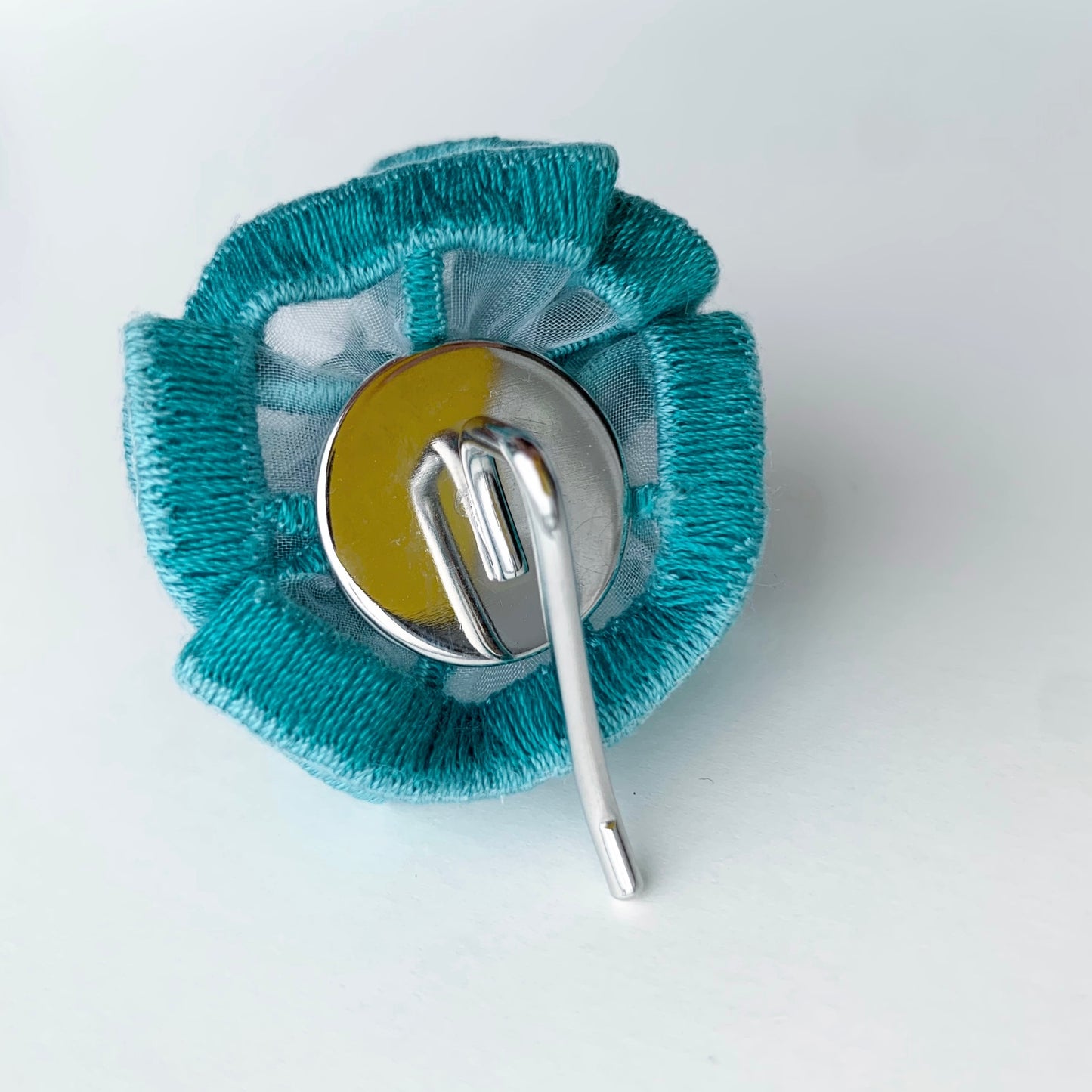 suimu(スイム)のオーガンジーにミシン刺繍した透明感と浮遊感のあるアクセサリー ポニーフック 個性的 お洒落 オシャレ おしゃれ