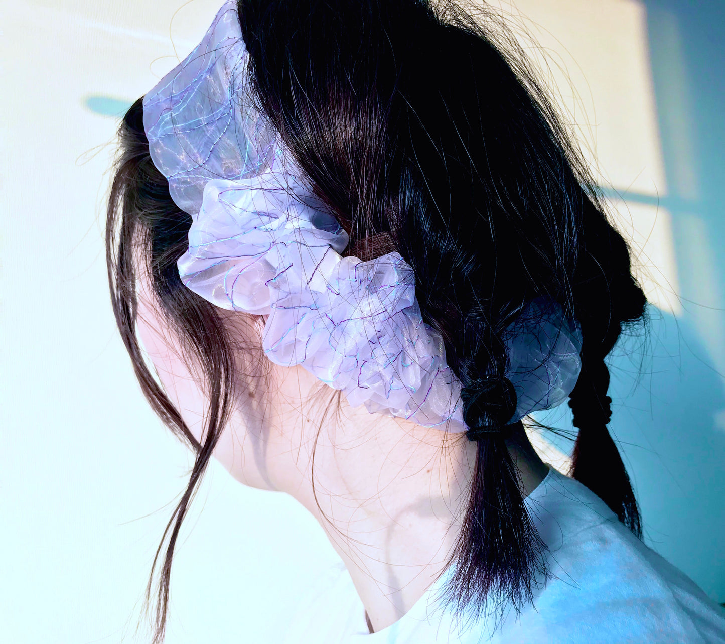 suimu(スイム)のオーガンジーにミシン刺繍した透明感と浮遊感のあるヘアアクセサリー バックスタイルにボリュームをもってくるオリジナルヘアバンド 個性的 お洒落 オシャレ おしゃれ