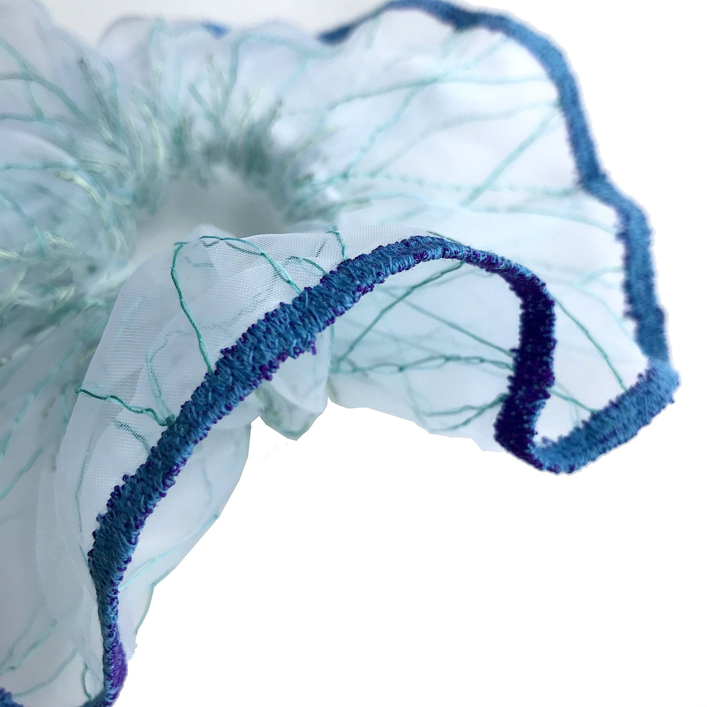 suimu(スイム)のオーガンジーにミシン刺繍した透明感と浮遊感のあるヘアアクセサリー シュシュ 夏 個性的 お洒落 オシャレ おしゃれ