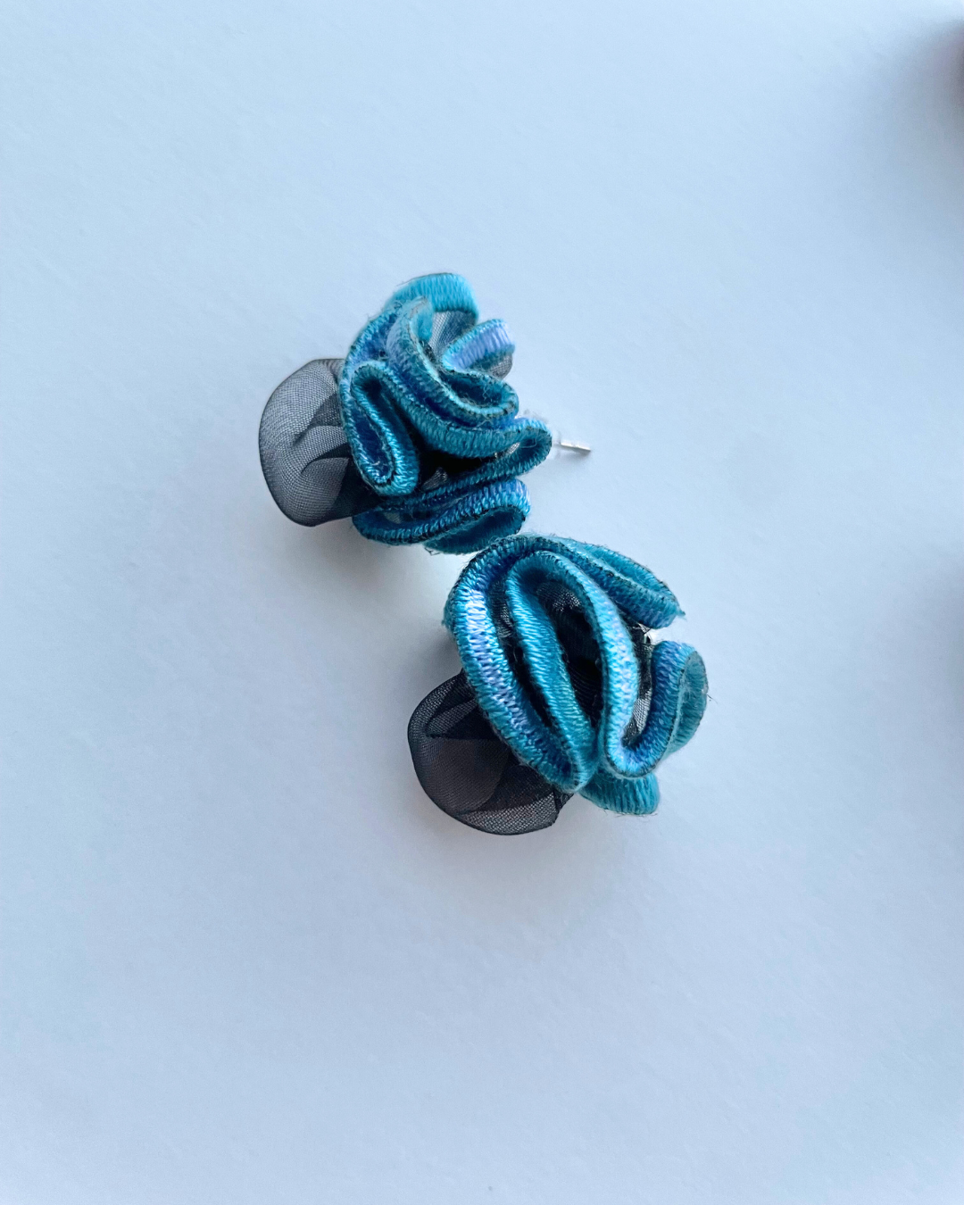 new!!pierce・earring organza black (blue green)