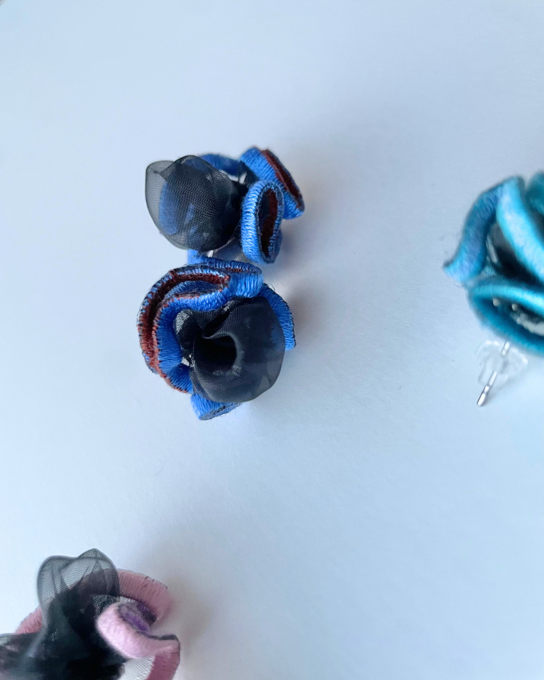 new!!pierce・earring organza black (blue green)
