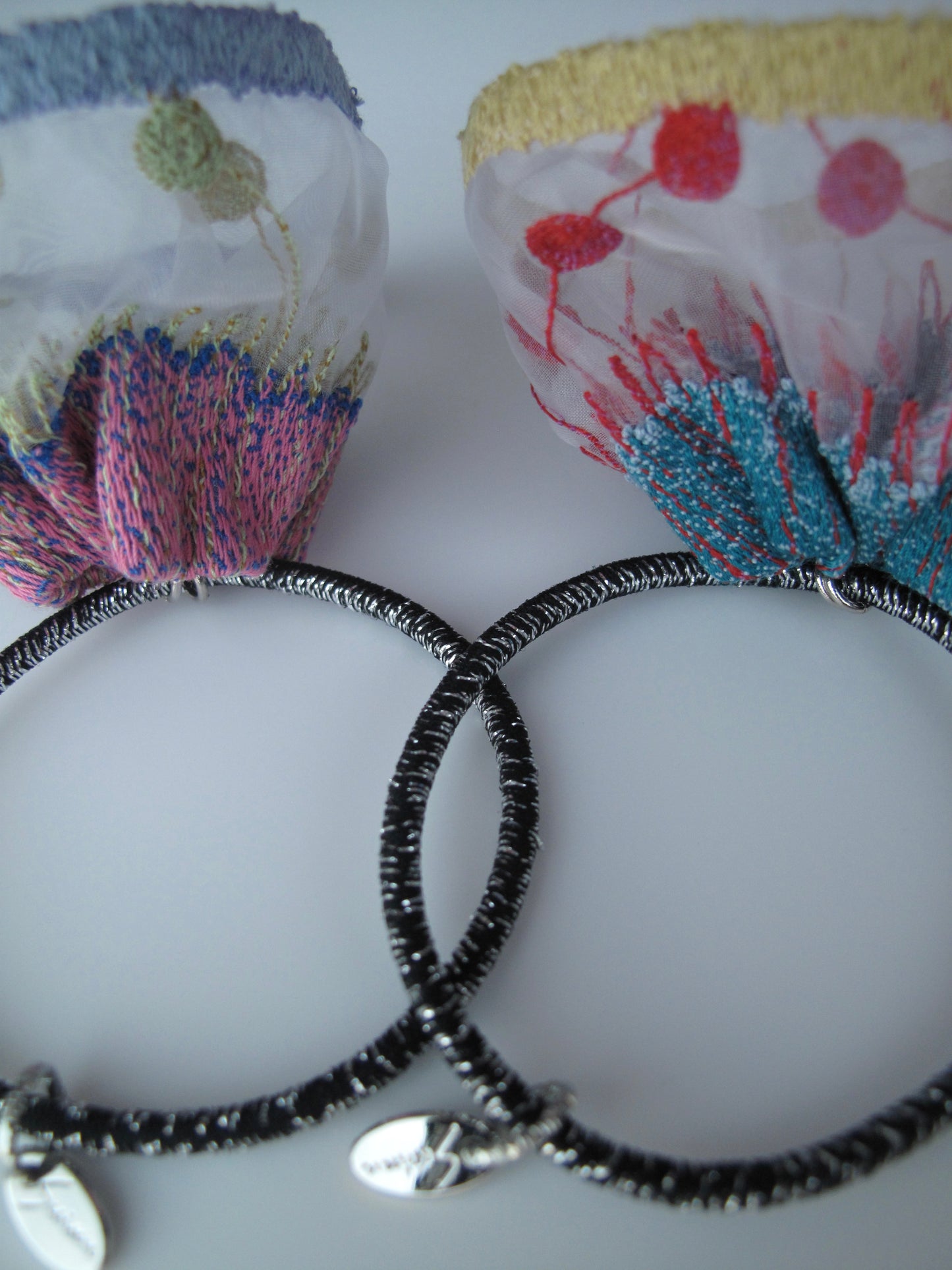 hair tie (mud fruit)