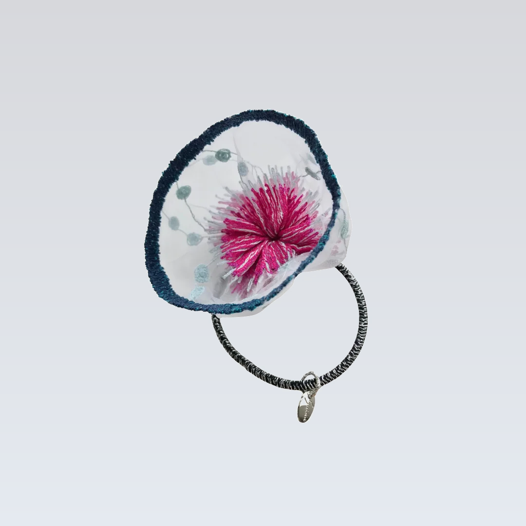 hair tie (snow scene pink)