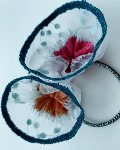 hair tie (snow scene orange)