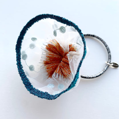 hair tie (snow scene orange)