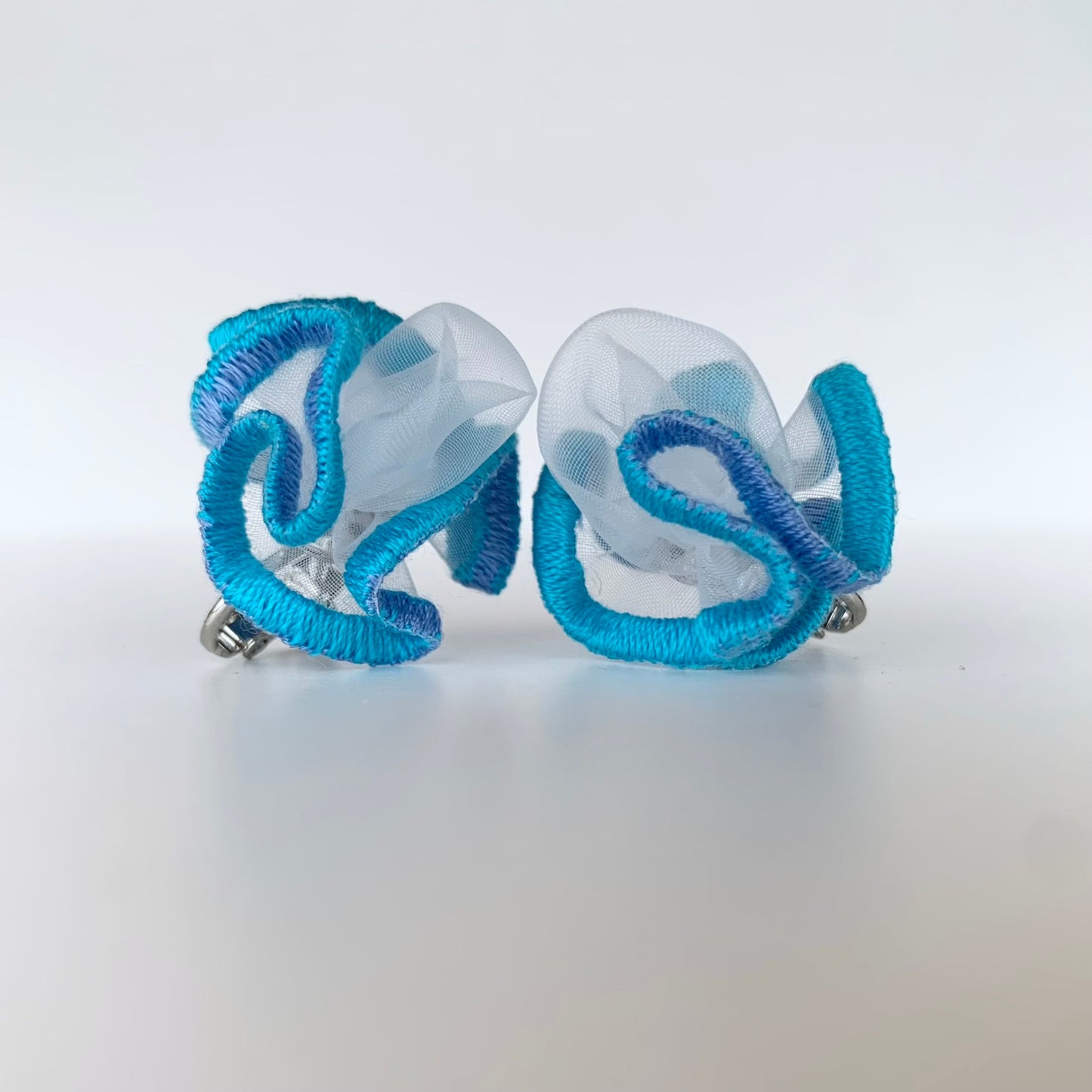pierce・earring organza (vivid blue)