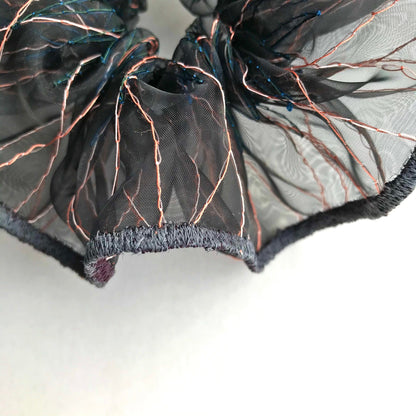 suimu(スイム)のオーガンジーにミシン刺繍した透明感と浮遊感のあるヘアアクセサリー　シュシュ　夏 個性的　お洒落　オシャレ　おしゃれ